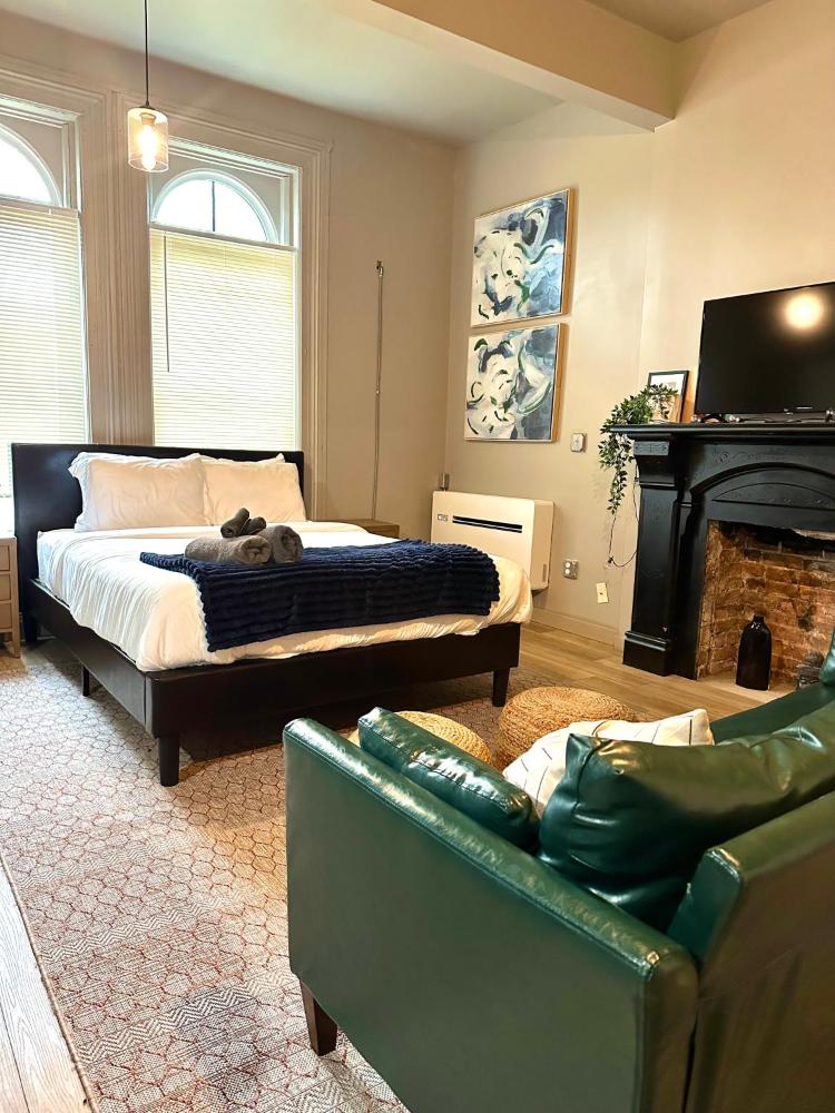 Newly renovated apartment in the heart of Detroit!